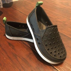 Sanuk kids lil walker like new